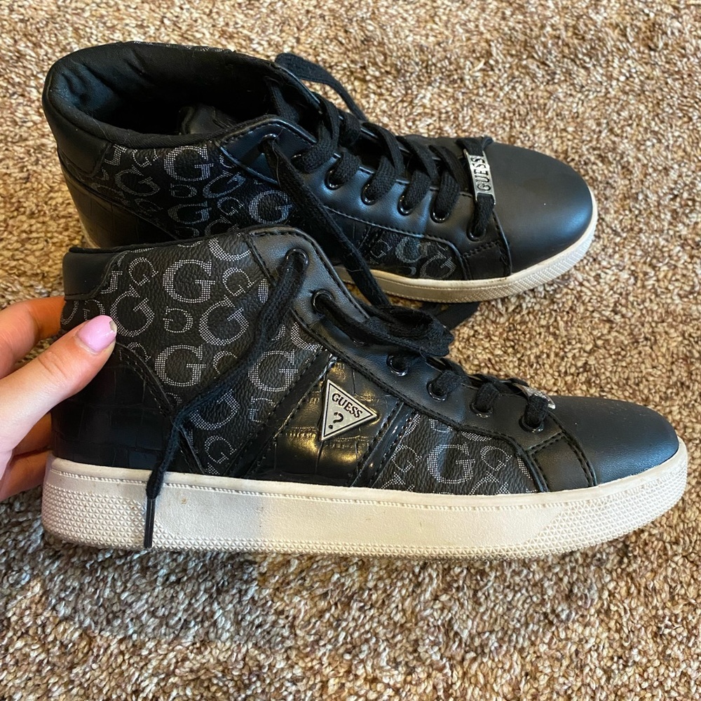 Women’s guess shoes